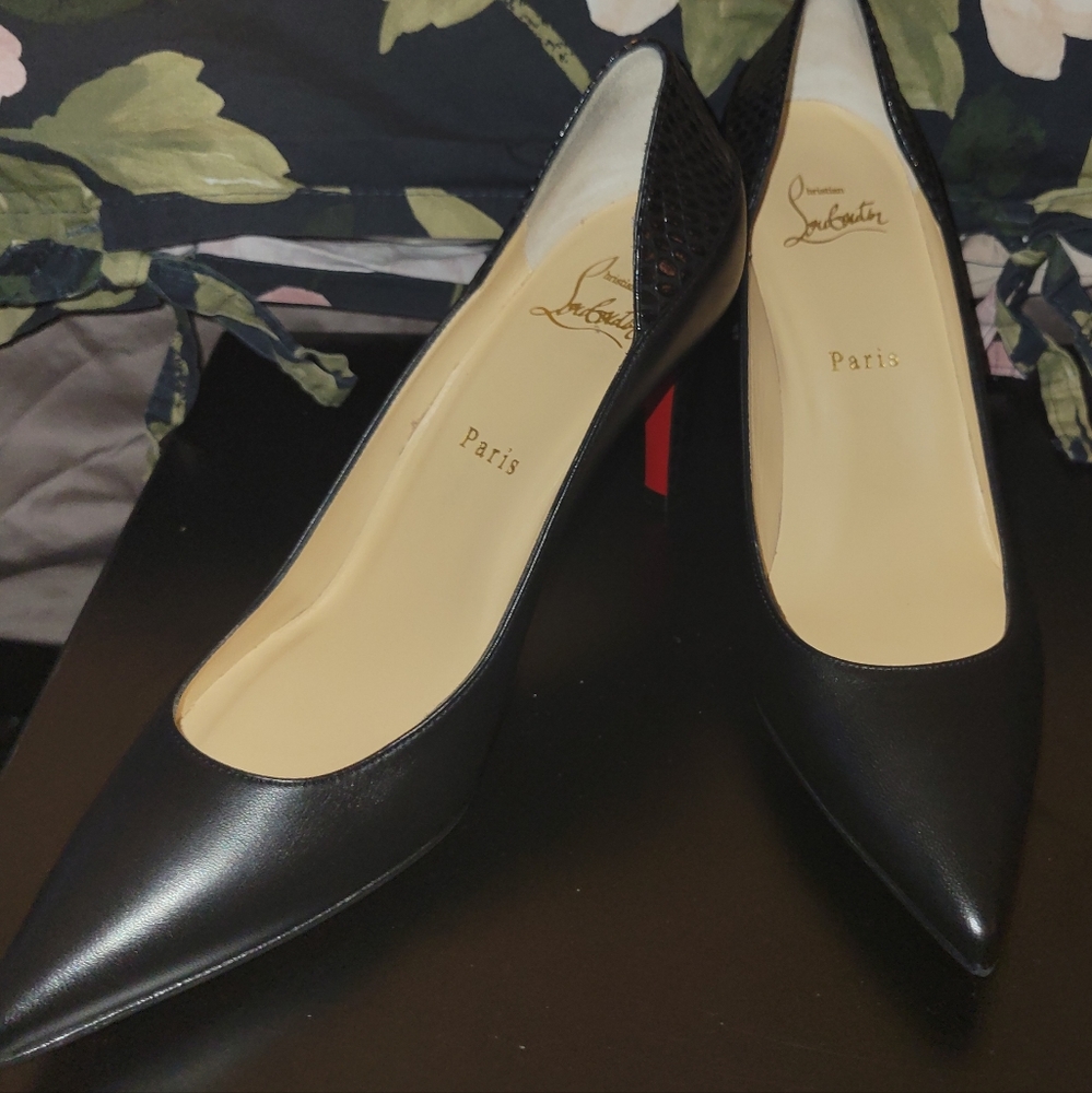 New-Never Worn size 38 Christian Louboutin pumps